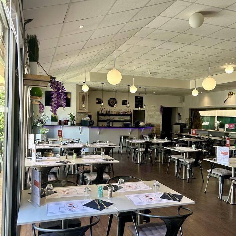 Le restaurant - La Terrasse Du Tennis - restaurant FEUCHEROLLES - Restaurant à Plaisir 78
