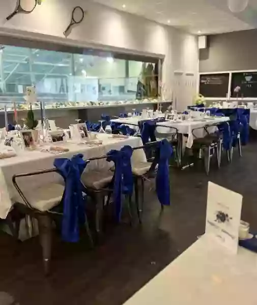Repas de groupe - La Terrasse Du Tennis - restaurant FEUCHEROLLES - Restaurant Fourqueux